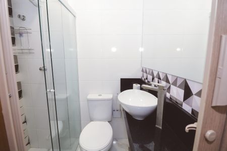 Banheiro de apartamento para alugar com 1 quarto, 25m² em Parque Peruche, São Paulo
