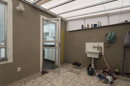 Apartamento para alugar com 46m², 2 quartos e 1 vaga Apartamento para alugar com 46m², 2 quartos e 1 vagaCozinha e Área de Serviço