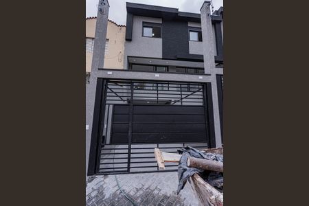 Casa à venda com 140m², 3 quartos e 2 vagasFachada