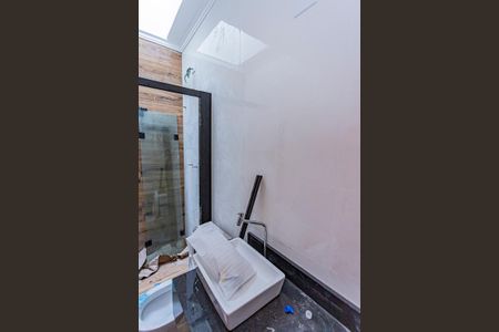Casa à venda com 140m², 3 quartos e 2 vagasBanheiro