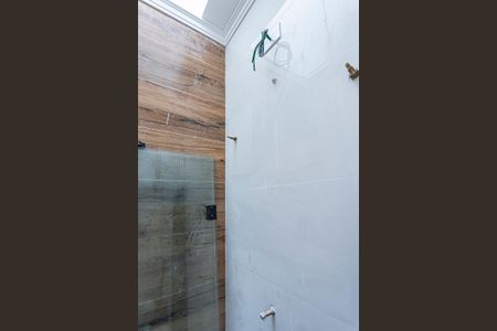 Casa à venda com 140m², 3 quartos e 2 vagasBanheiro