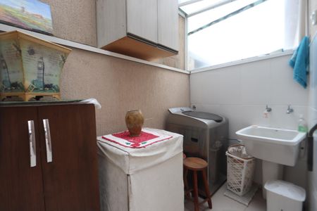 Casa de condomínio à venda com 142m², 3 quartos e 4 vagasLavanderia