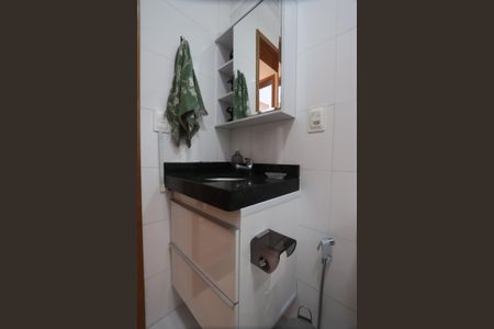 Casa de condomínio à venda com 142m², 3 quartos e 4 vagasBanheiro Social