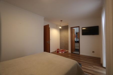 Casa de condomínio à venda com 142m², 3 quartos e 4 vagasSuíte