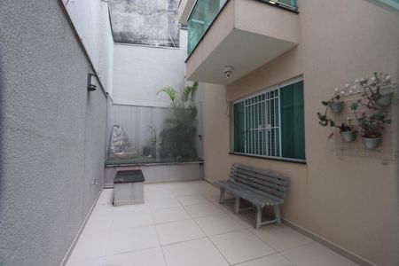 Casa de condomínio à venda com 142m², 3 quartos e 4 vagasJardim de Inverno