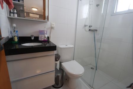 Casa de condomínio à venda com 142m², 3 quartos e 4 vagasBanheiro da Suíte