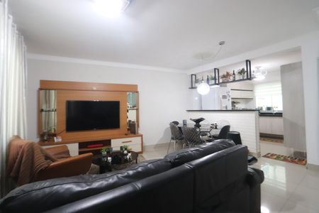 Casa de condomínio à venda com 142m², 3 quartos e 4 vagasSala