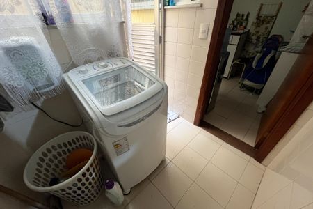 Apartamento à venda com 100m², 2 quartos e 1 vagaÁrea de Serviço