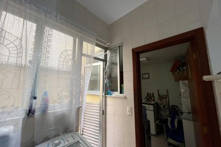 Apartamento à venda com 100m², 2 quartos e 1 vagaÁrea de Serviço