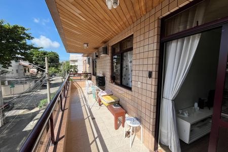 Apartamento à venda com 100m², 2 quartos e 1 vagaVaranda