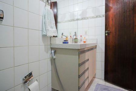 Apartamento à venda com 78m², 2 quartos e 1 vagaBanheiro da suíte