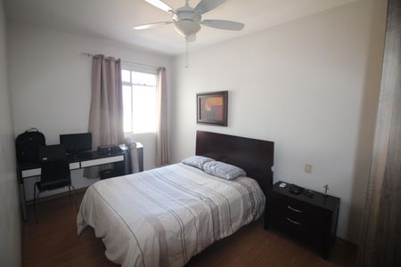 Apartamento à venda com 109m², 3 quartos e 4 vagasQuarto 2