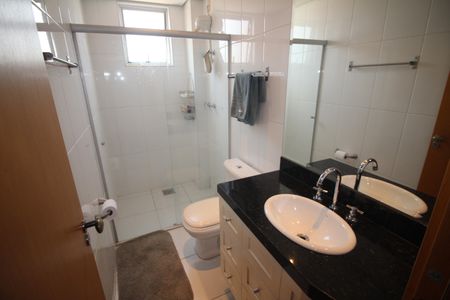Apartamento à venda com 109m², 3 quartos e 4 vagasBanheiro