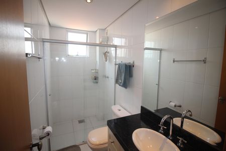 Apartamento à venda com 109m², 3 quartos e 4 vagasBanheiro