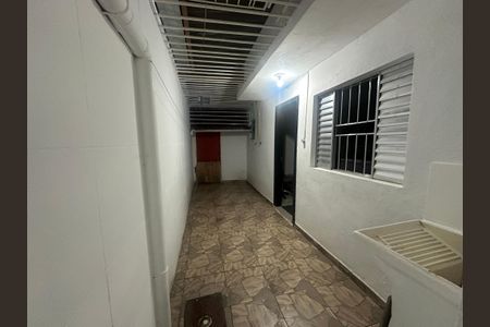 Casa para alugar com 250m², 2 quartos e 1 vagaQuintal