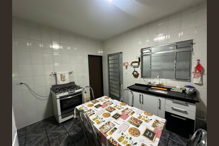 Casa para alugar com 250m², 2 quartos e 1 vagaCozinha