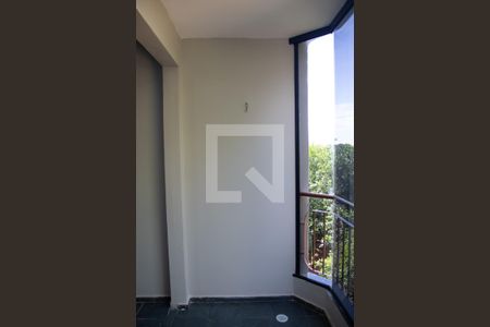 Apartamento para alugar com 65m², 2 quartos e 1 vaga Apartamento para alugar com 65m², 2 quartos e 1 vagaSacada