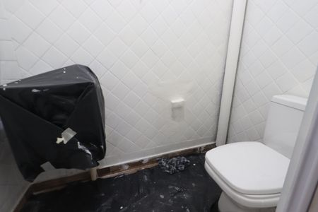 Casa para alugar com 375m², 3 quartos e 4 vagasBanheiro de Serviço