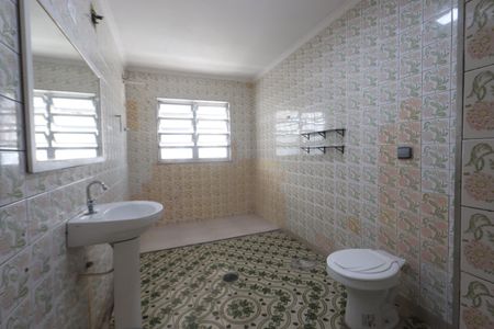 Casa para alugar com 375m², 3 quartos e 4 vagasBanheiro da Suíte