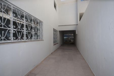 Casa para alugar com 375m², 3 quartos e 4 vagasCorredor Lateral