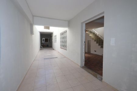 Casa para alugar com 375m², 3 quartos e 4 vagasCorredor Lateral