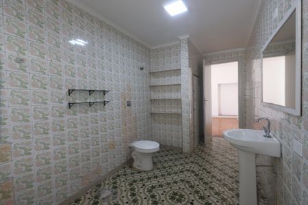 Casa para alugar com 375m², 3 quartos e 4 vagasBanheiro da Suíte