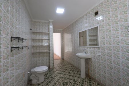 Casa para alugar com 375m², 3 quartos e 4 vagasBanheiro da Suíte