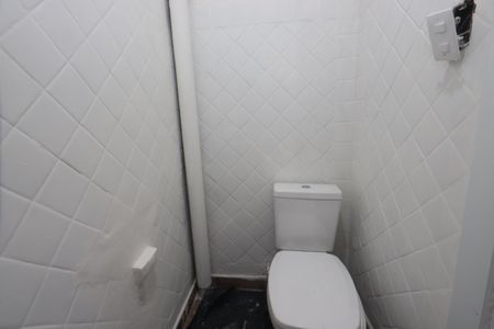 Casa para alugar com 375m², 3 quartos e 4 vagasBanheiro de Serviço