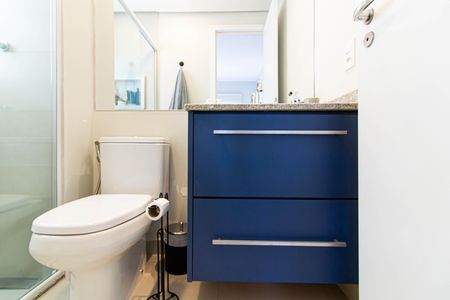 Apartamento à venda com 69m², 2 quartos e 2 vagasBanheiro da Suíte