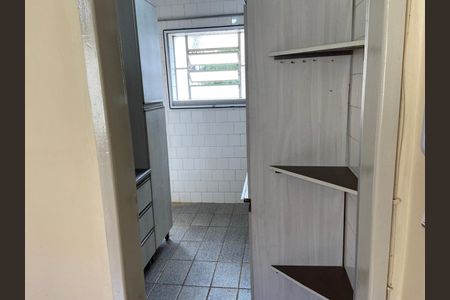 Cozinha de apartamento para alugar com 2 quartos, 47m² em Petrópolis, Porto Alegre