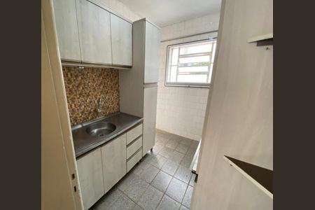 Cozinha de apartamento para alugar com 2 quartos, 47m² em Petrópolis, Porto Alegre