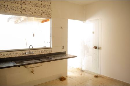 Casa para alugar com 85m², 2 quartos e 1 vaga