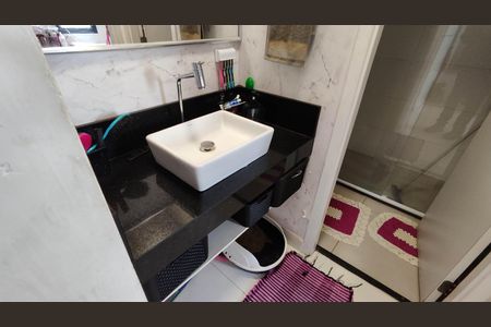 Apartamento para alugar com 48m², 3 quartos e 1 vaga Apartamento para alugar com 48m², 3 quartos e 1 vagaBanheiro e lavabo