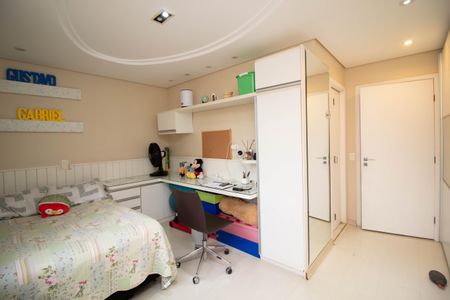 Casa de condomínio à venda com 195m², 4 quartos e 4 vagasQuarto 2 - Suíte