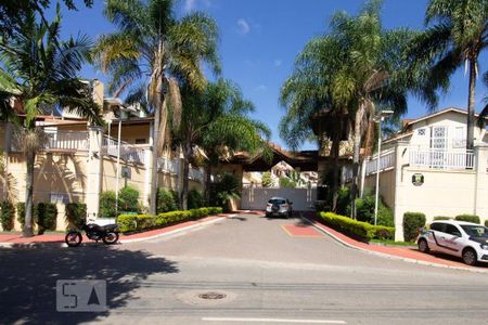 Casa de condomínio à venda com 195m², 4 quartos e 4 vagasFachada e portaria