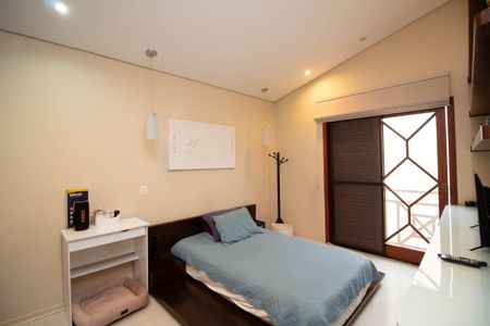 Casa de condomínio à venda com 195m², 4 quartos e 4 vagasQuarto 3 - Suíte