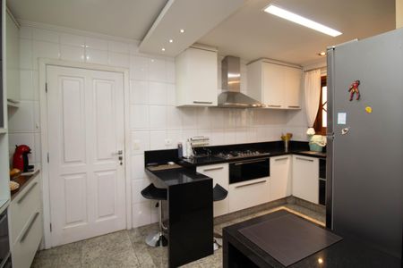 Casa de condomínio à venda com 195m², 4 quartos e 4 vagasCozinha - Armários