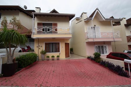 Casa de condomínio à venda com 195m², 4 quartos e 4 vagasÁrea externa