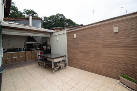 Casa de condomínio à venda com 195m², 4 quartos e 4 vagasÁrea externa