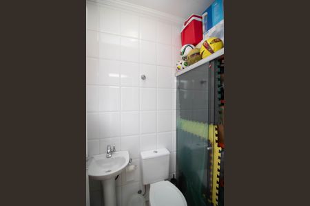 Casa de condomínio à venda com 195m², 4 quartos e 4 vagasBanheiro de serviço