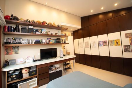 Casa de condomínio à venda com 195m², 4 quartos e 4 vagasQuarto 3 - Suíte