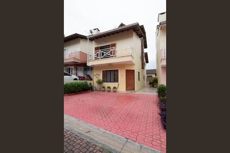 Casa de condomínio à venda com 195m², 4 quartos e 4 vagasÁrea externa