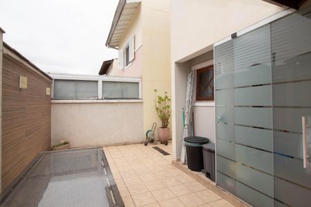 Casa de condomínio à venda com 195m², 4 quartos e 4 vagasÁrea externa