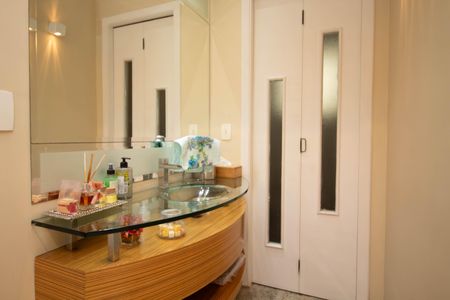 Casa de condomínio à venda com 195m², 4 quartos e 4 vagasLavaboLavabo