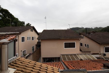 Casa de condomínio à venda com 195m², 4 quartos e 4 vagasVista da Suíte 2 