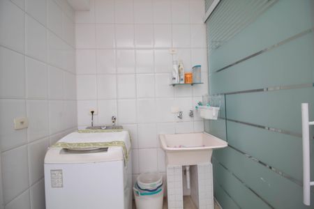 Casa de condomínio à venda com 195m², 4 quartos e 4 vagasÁrea de Serviço