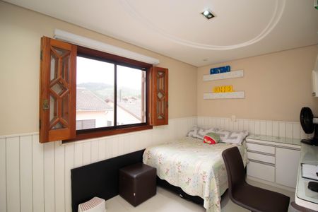 Casa de condomínio à venda com 195m², 4 quartos e 4 vagasQuarto 2 - Suíte