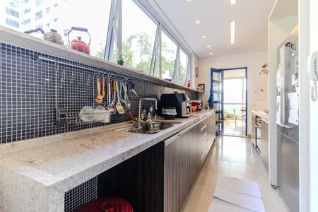 Apartamento para alugar com 180m², 2 quartos e 1 vaga Apartamento para alugar com 180m², 2 quartos e 1 vagaCozinha