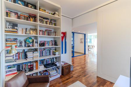 Apartamento para alugar com 180m², 2 quartos e 1 vaga Apartamento para alugar com 180m², 2 quartos e 1 vagaEscritório