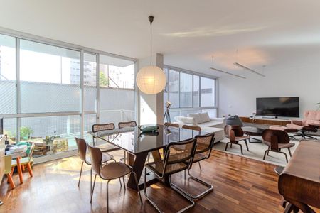 Apartamento para alugar com 180m², 2 quartos e 1 vaga Apartamento para alugar com 180m², 2 quartos e 1 vagaSala